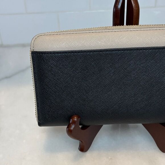 Kate Spade Saffiano Leather Two-Tone Colorblock Full Zip Continental Wallet - Picture 5 of 16